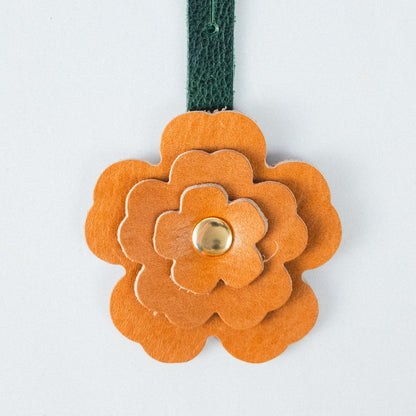 Sand Bulldog Flower Charm